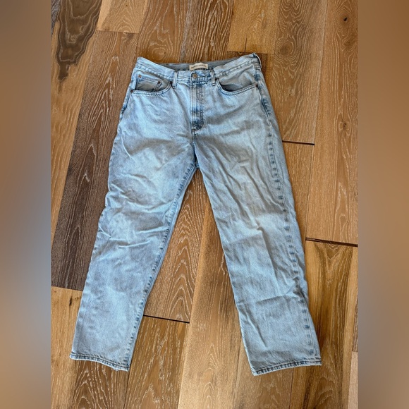 Aritzia Denim Forum The '90s Marlo Hi-Rise Baggy Jean - Picture 5 of 13
